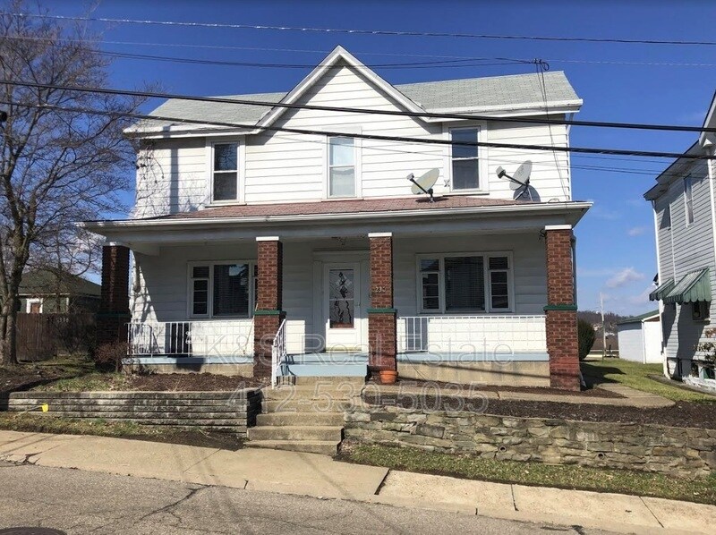 230 Magazine St in Carnegie, PA - Building Photo