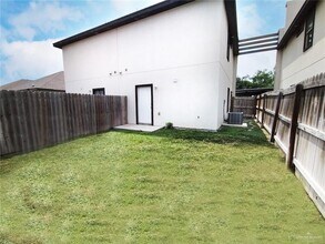 1226 Upas Dr in Edinburg, TX - Building Photo - Building Photo