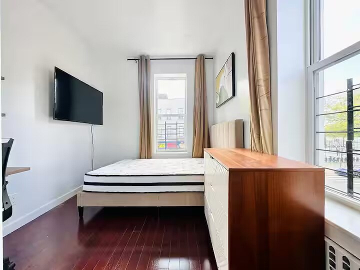 Crown Heights Room, HDTV, 24 min to Manhattan #537, Unit 2R in Brooklyn, NY - Foto de edificio