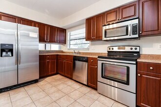 10375 Chadbourne Dr in Tampa, FL - Building Photo - Building Photo