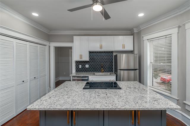 1000 N Carroll Ave in Dallas, TX - Building Photo