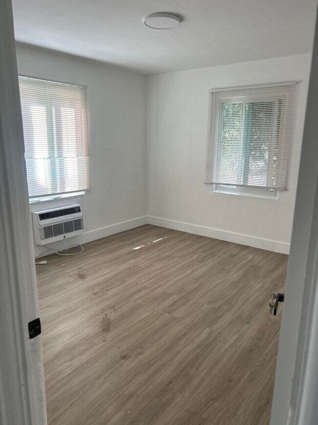 424 Valley Forge Rd in West Palm Beach, FL - Building Photo - Building Photo