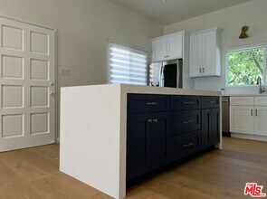 1630 Cimarron St in Los Angeles, CA - Building Photo - Building Photo