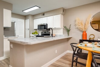 Overlook in Albuquerque, NM - Foto de edificio - Building Photo