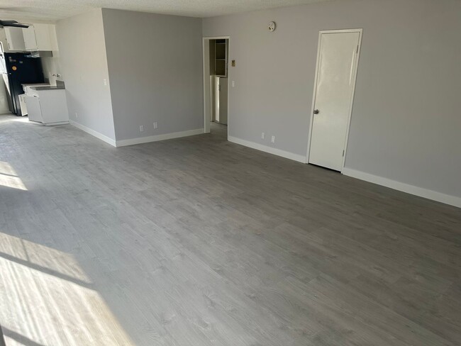 3745 Vinton Ave, Unit 08 in Los Angeles, CA - Building Photo - Building Photo