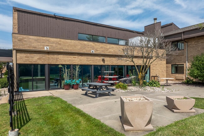 Vivo Living Madison in Madison, WI - Foto de edificio - Building Photo