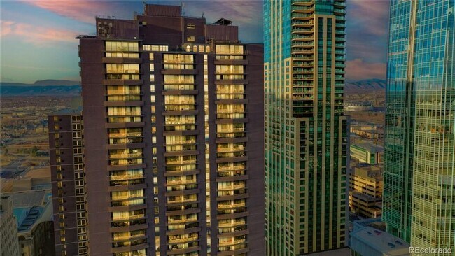 1020 15th St, Unit 27H in Denver, CO - Building Photo - Building Photo