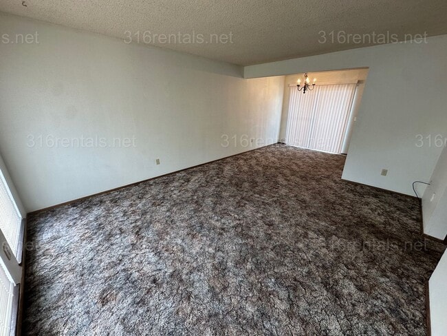 361 E Marion Ct in Wichita, KS - Building Photo - Building Photo