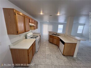 5599 Aleman Dr in Las Vegas, NV - Building Photo - Building Photo