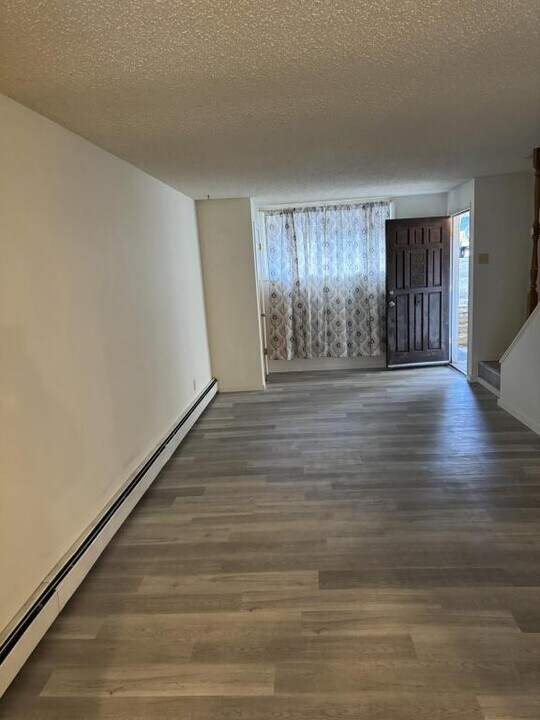 207 Terrace Ave in La Grande, OR - Building Photo