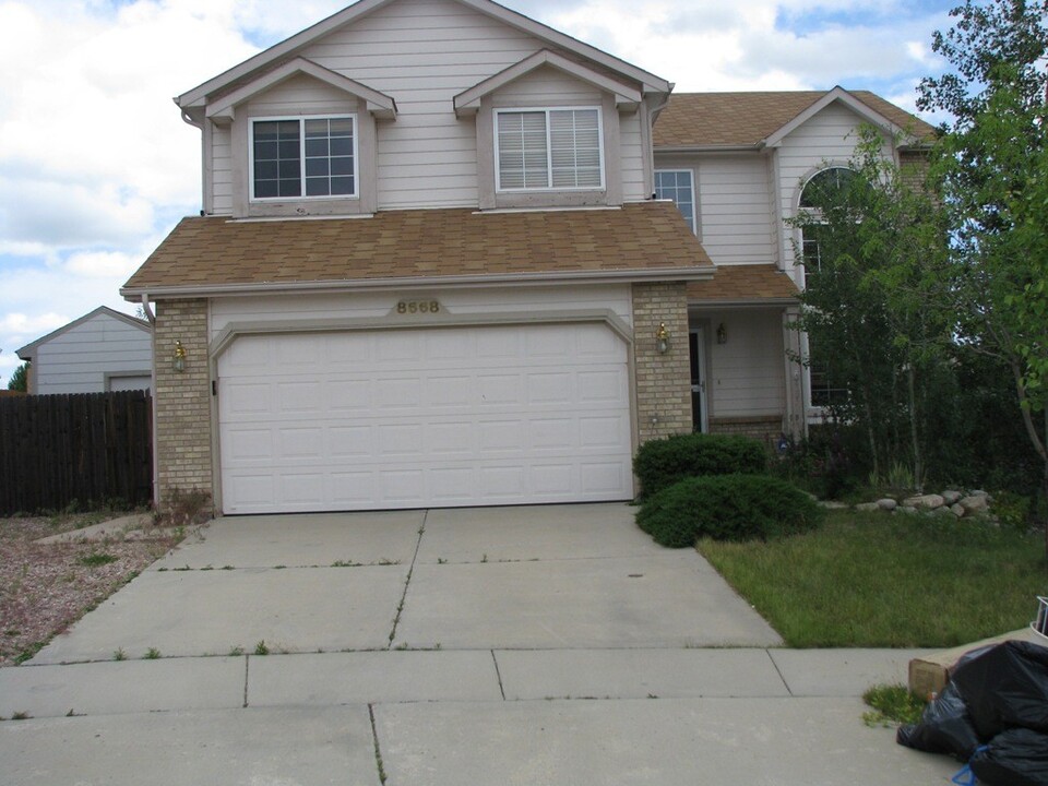 8668 Chancellor Dr in Colorado Springs, CO - Building Photo