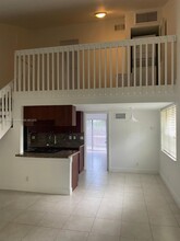 1455 Holly Heights Dr in Fort Lauderdale, FL - Foto de edificio - Building Photo