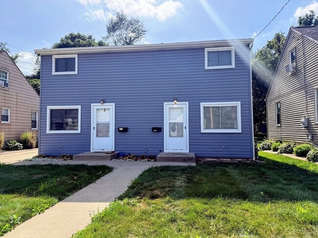 property at 1029 Orchard Ave NE