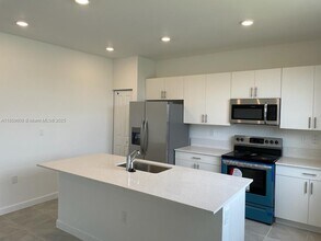 10007 SW 231st Ln in Cutler Bay, FL - Building Photo - Building Photo
