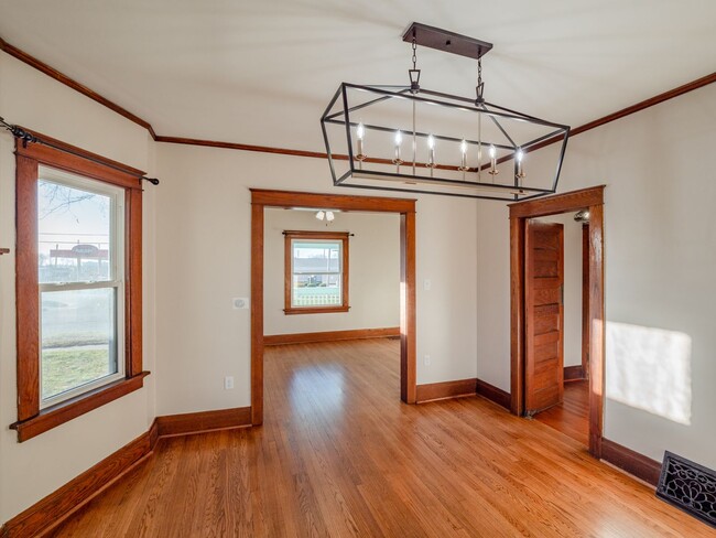 property at 850 15th St SE