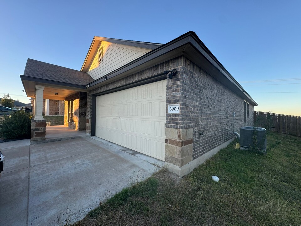 3909 Brunswick Dr in Killeen, TX - Building Photo