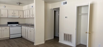 A9633B in Norfolk, VA - Building Photo - Interior Photo