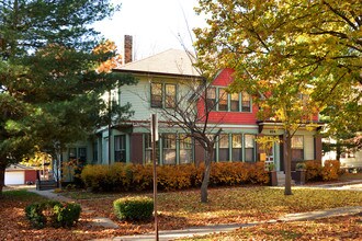 624 Woodruff Place Middle Dr in Indianapolis, IN - Building Photo - Building Photo