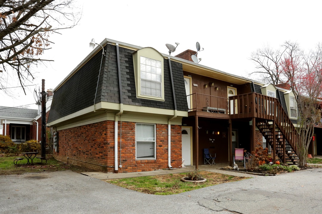 Vernon Cove Apartments in Louisville, KY - Building Photo