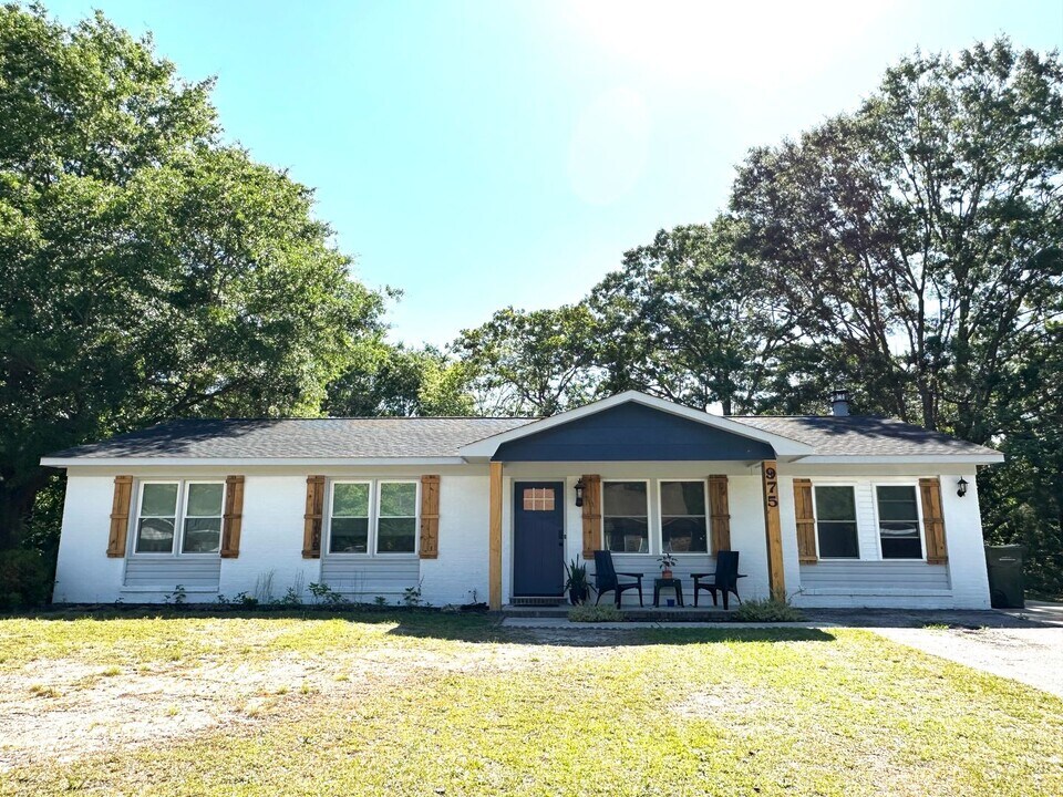 975 Lisa Ave in Fayetteville, NC - Building Photo