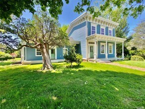 1685 Peconic Ln in Peconic, NY - Building Photo - Building Photo