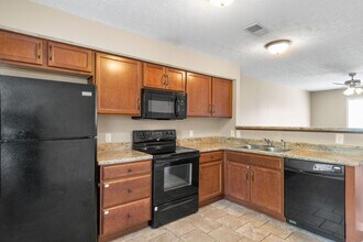 517 Patriot Park Ct in Clarksville, TN - Building Photo - Building Photo