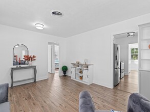 813 S 6th St in Fort Pierce, FL - Building Photo - Building Photo