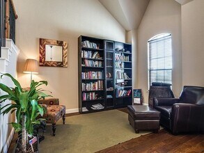 9595 Knight Ln in Frisco, TX - Foto de edificio - Building Photo