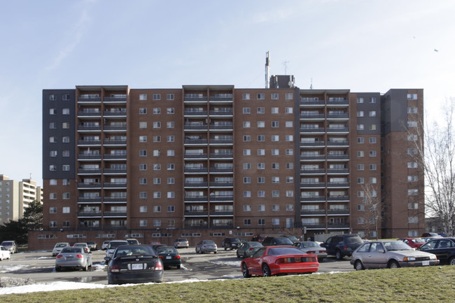 Fleetdale Apartments in Mississauga, ON - Building Photo - Building Photo