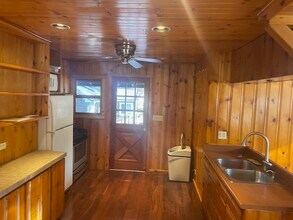 27720 W Rowe Ave in Spring Grove, IL - Foto de edificio - Building Photo