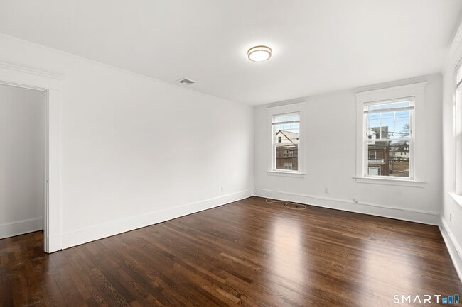 155 Elm St in West Haven, CT - Building Photo - Building Photo