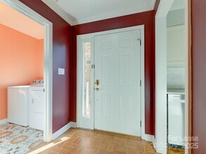 527 Hawthorne Ln in Charlotte, NC - Building Photo - Building Photo