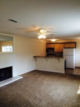 139 W Lassen Ave-Unit -17 in Chico, CA - Building Photo - Building Photo