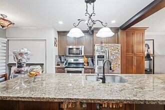 1151 N Hiatus Rd in Pembroke Pines, FL - Building Photo - Building Photo