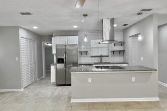 2235 Looking Glass Ln in Jacksonville, FL - Building Photo - Building Photo