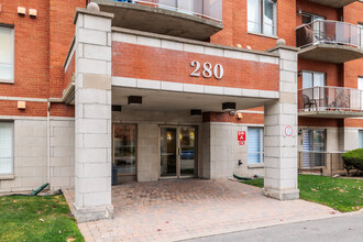 280 Hymus in Pointe-claire, QC - Building Photo - Building Photo