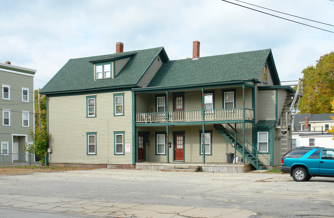 23-25 River St in Rochester, NH - Foto de edificio