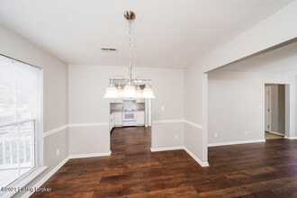 7802 Texlyn Ct in Louisville, KY - Building Photo - Building Photo