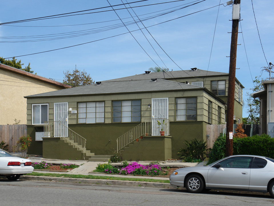 215-221 20th St in San Diego, CA - Building Photo