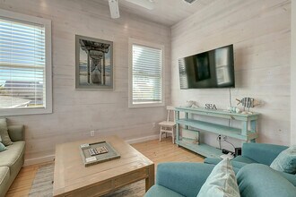 1624 Eleventh St in Port Aransas, TX - Building Photo - Building Photo