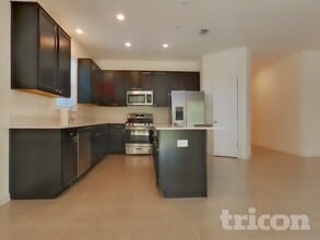 33658 Sky Blossom Cir, Unit D in Leesburg, FL - Building Photo - Building Photo