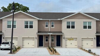 2376 Penguin Blvd, Unit 2057 in Davenport, FL - Building Photo