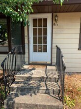 911 NW 27th St in Corvallis, OR - Building Photo - Building Photo