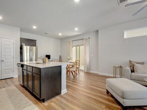 7913 Mellencamp Dr in Austin, TX - Building Photo - Building Photo