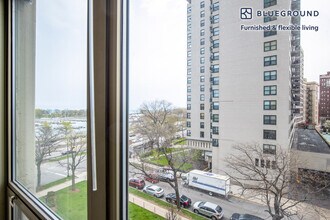 3450 N Lake Shore Dr in Chicago, IL - Building Photo - Building Photo