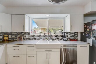 14530 Garden Dr in Miami, FL - Foto de edificio - Building Photo