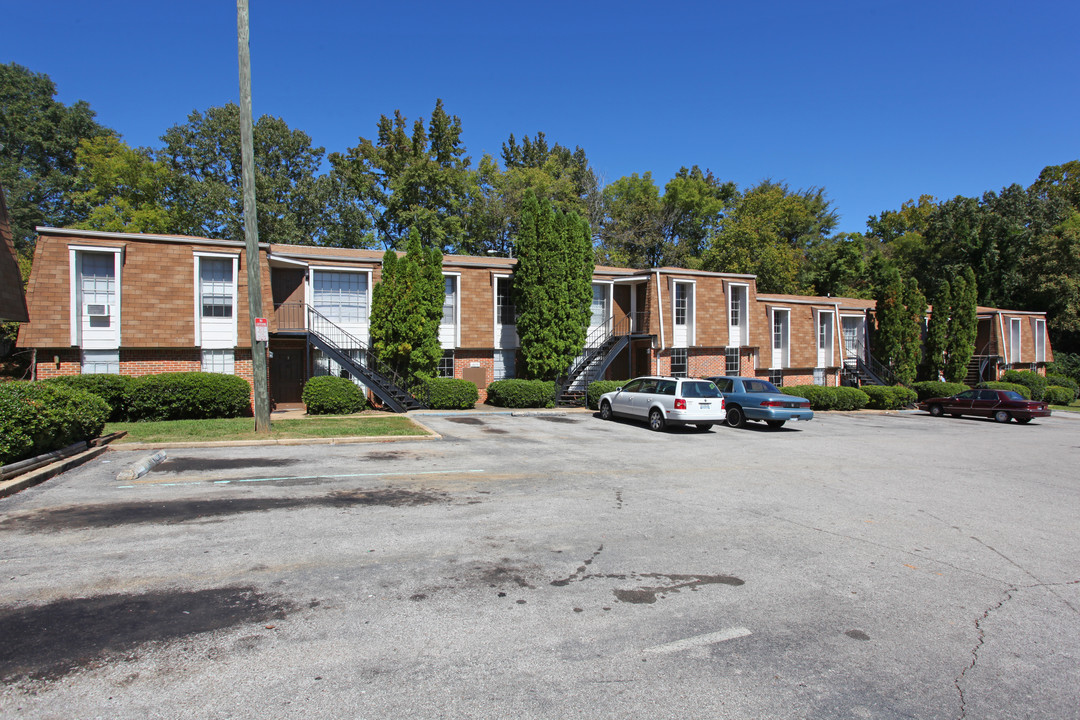 Amberwood Apartments in Birmingham, AL - Building Photo