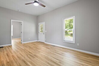 1586 3rd St Dr NE in Hickory, NC - Building Photo - Building Photo