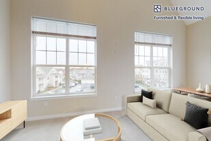 40 Riverpath Dr in Framingham, MA - Building Photo