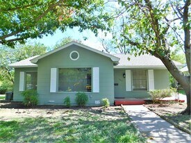 420 Fulton St in Denton, TX - Building Photo